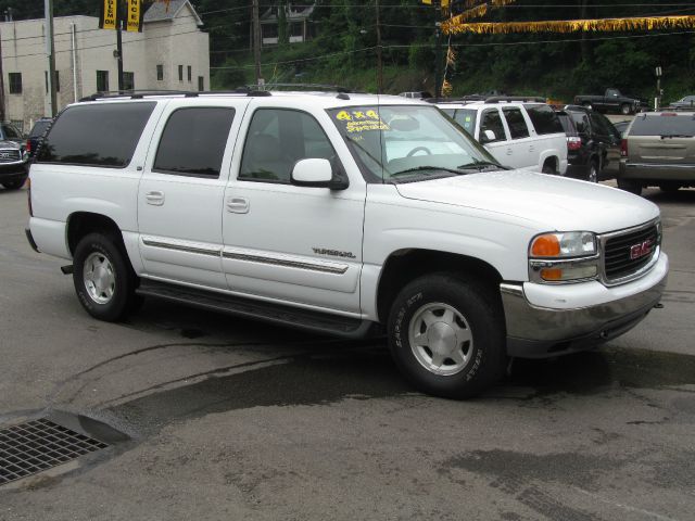 2004 GMC Yukon XL C350 4dr Sdn 3.5L Sport RWD Sedan