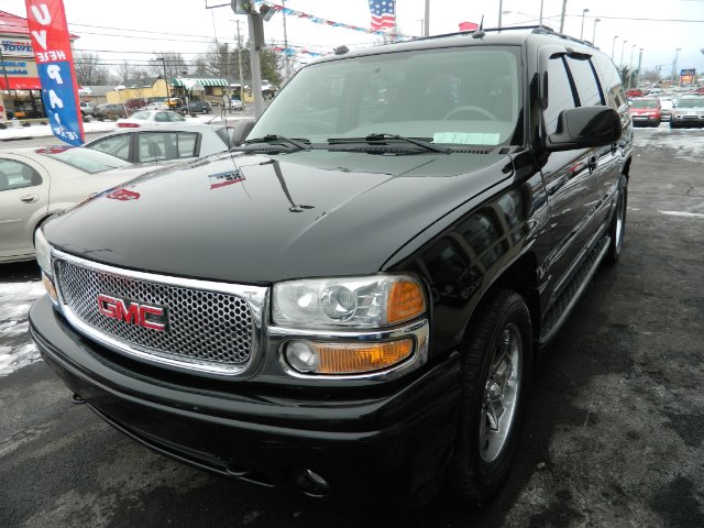 2004 GMC Yukon XL Sport 4WD