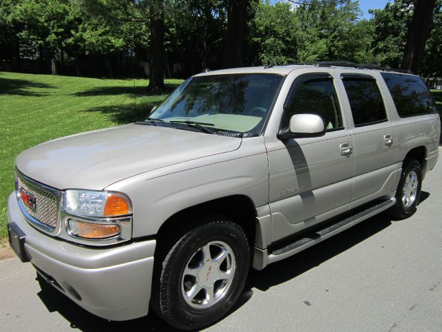 2004 GMC Yukon XL Quattro Manual 3.