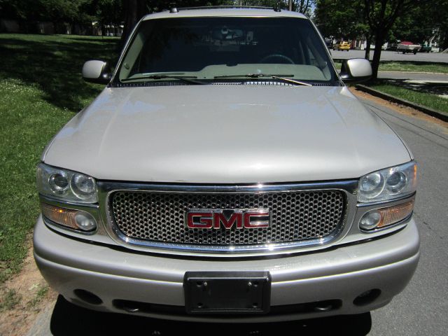 2004 GMC Yukon XL Quattro Manual 3.