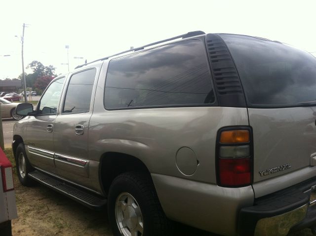 2004 GMC Yukon XL C350 4dr Sdn 3.5L Sport RWD Sedan