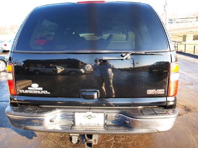 2004 GMC Yukon XL SLT