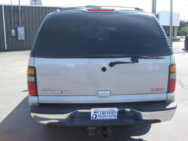 2004 GMC Yukon XL SLT