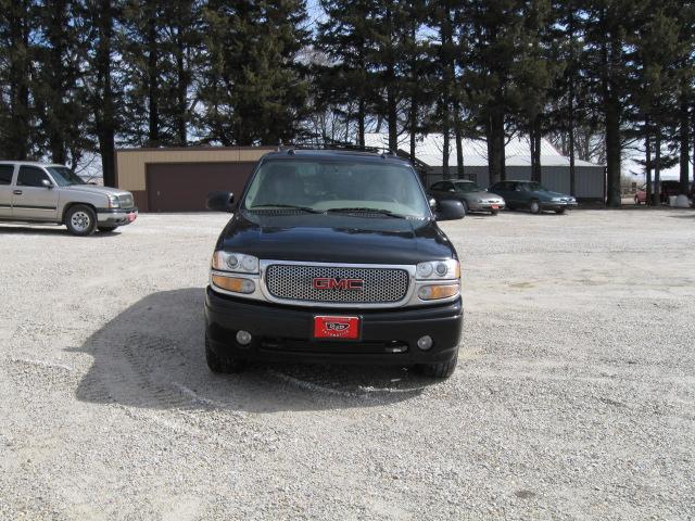 2004 GMC Yukon XL EX Sedan 4D