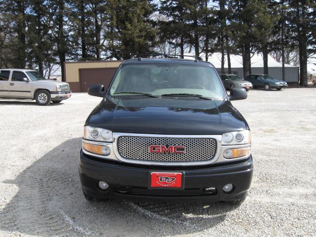 2004 GMC Yukon XL EX Sedan 4D