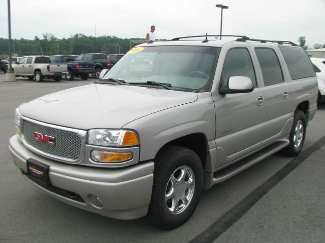 2004 GMC Yukon XL 600sl