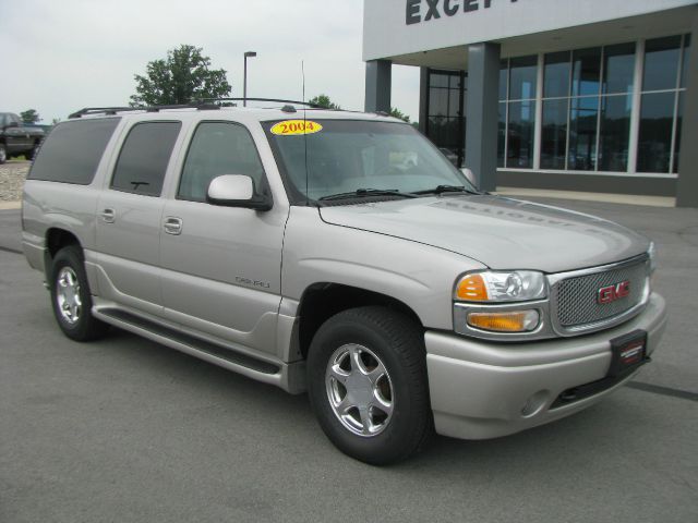 2004 GMC Yukon XL 600sl