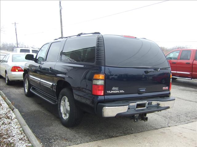 2004 GMC Yukon XL SLT