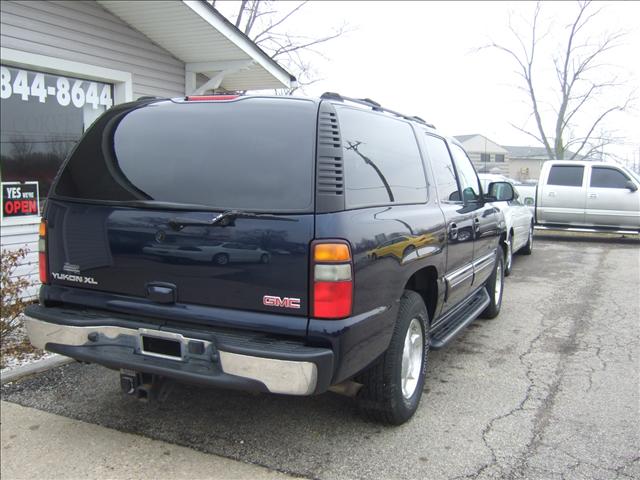 2004 GMC Yukon XL SLT