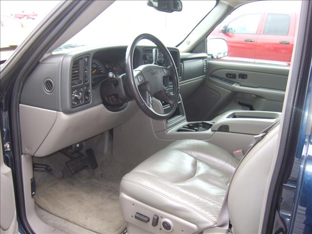 2004 GMC Yukon XL SLT