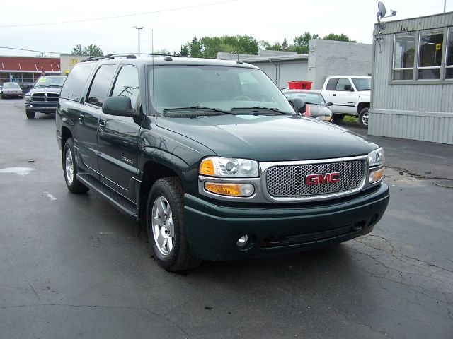 2004 GMC Yukon XL EX Sedan 4D