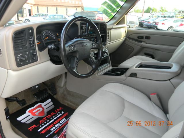 2004 GMC Yukon XL C350 4dr Sdn 3.5L Sport RWD Sedan