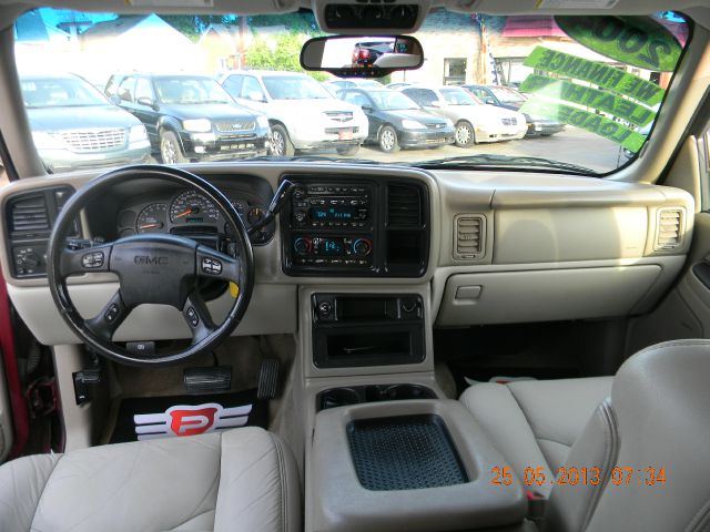 2004 GMC Yukon XL C350 4dr Sdn 3.5L Sport RWD Sedan