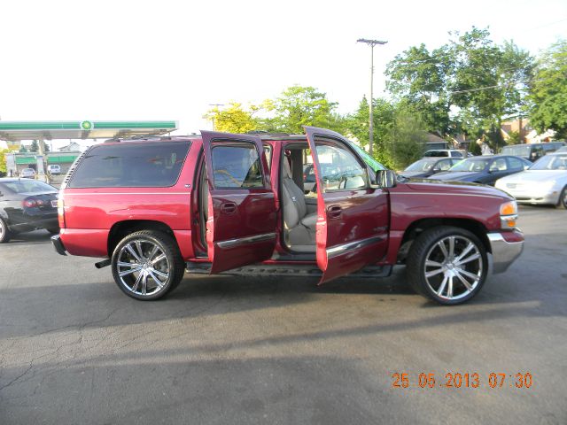 2004 GMC Yukon XL C350 4dr Sdn 3.5L Sport RWD Sedan