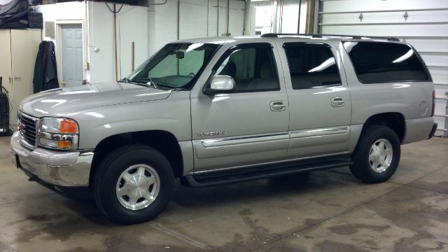 2004 GMC Yukon XL C350 4dr Sdn 3.5L Sport RWD Sedan