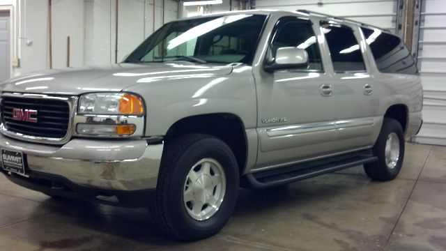 2004 GMC Yukon XL C350 4dr Sdn 3.5L Sport RWD Sedan