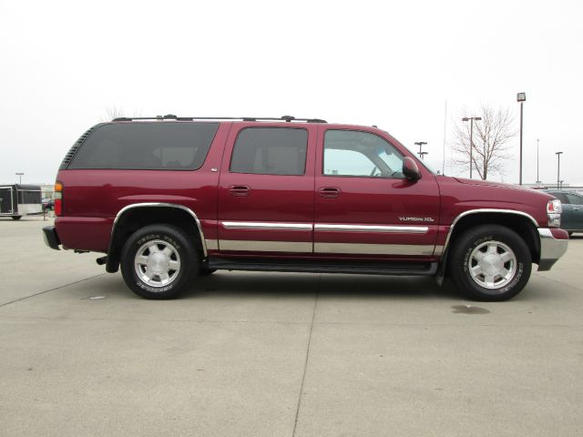 2004 GMC Yukon XL Luxury W/ Navi, Resrearcam