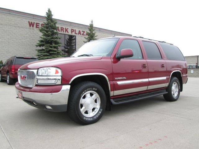 2004 GMC Yukon XL Luxury W/ Navi, Resrearcam