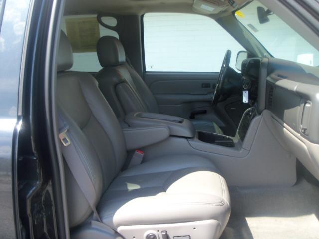 2004 GMC Yukon XL C350 4dr Sdn 3.5L Sport RWD Sedan