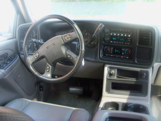 2004 GMC Yukon XL C350 4dr Sdn 3.5L Sport RWD Sedan