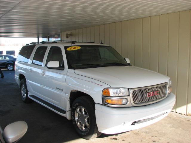 2004 GMC Yukon XL EX Sedan 4D