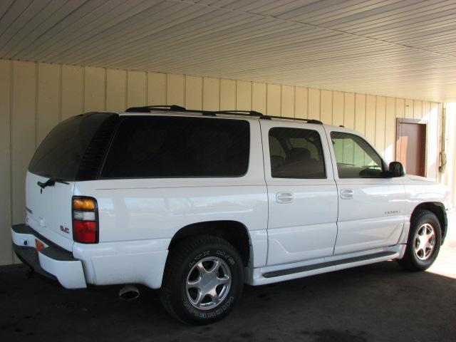 2004 GMC Yukon XL EX Sedan 4D