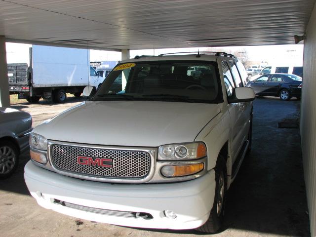 2004 GMC Yukon XL EX Sedan 4D