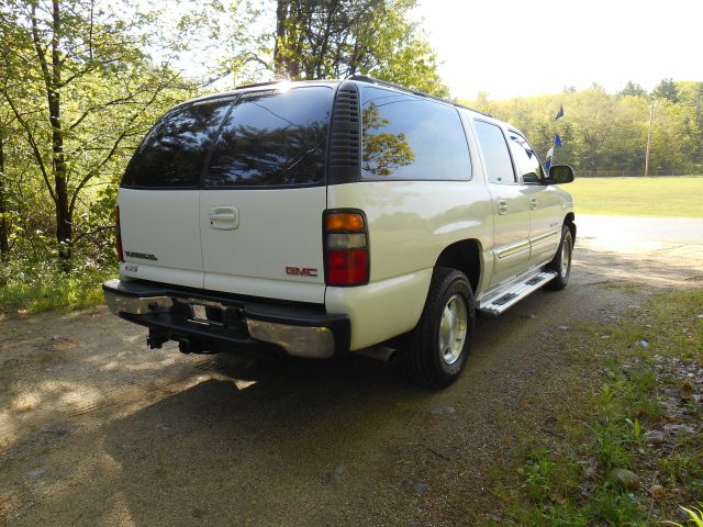 2004 GMC Yukon XL C350 4dr Sdn 3.5L Sport RWD Sedan