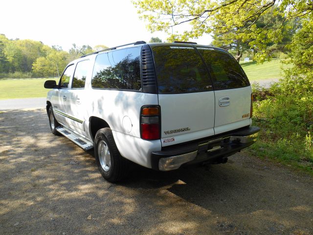 2004 GMC Yukon XL C350 4dr Sdn 3.5L Sport RWD Sedan