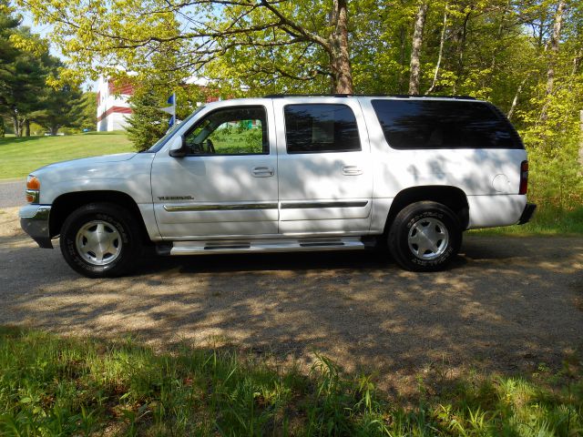 2004 GMC Yukon XL C350 4dr Sdn 3.5L Sport RWD Sedan