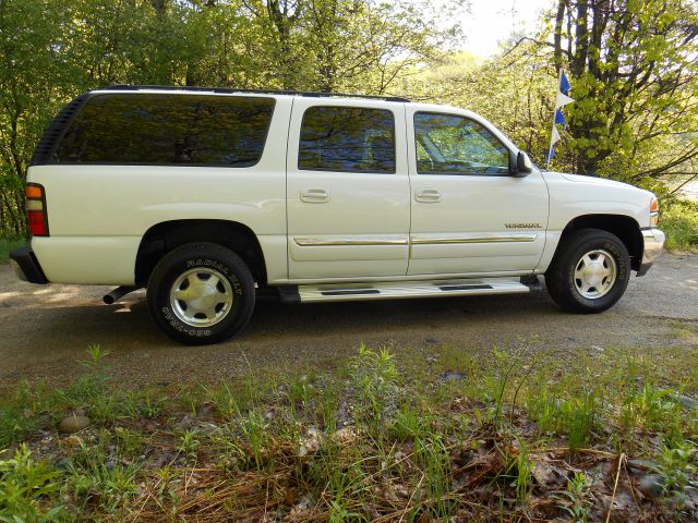 2004 GMC Yukon XL C350 4dr Sdn 3.5L Sport RWD Sedan