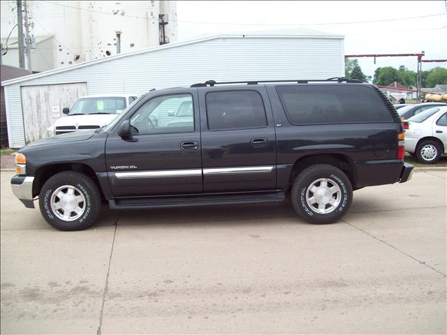 2004 GMC Yukon XL SLT