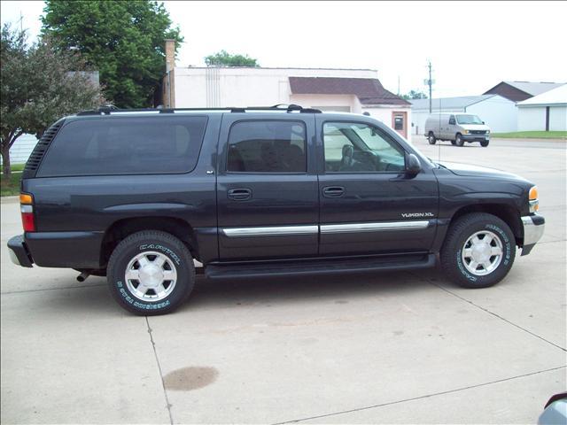 2004 GMC Yukon XL SLT