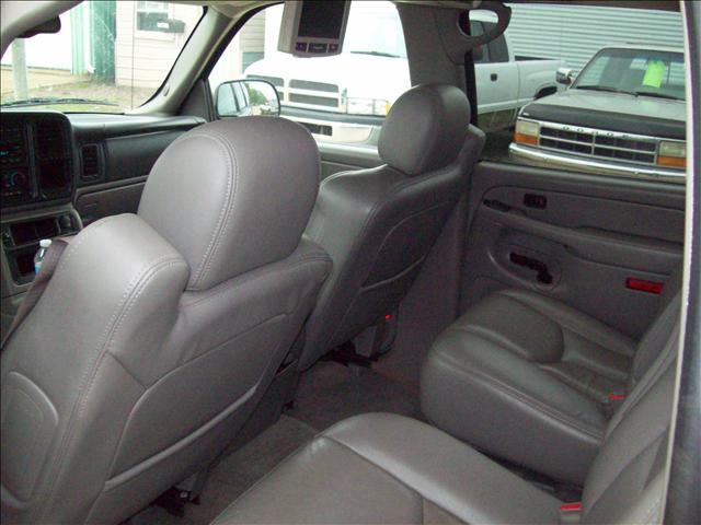 2004 GMC Yukon XL SLT