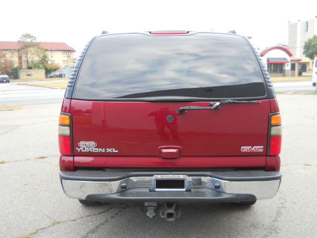 2004 GMC Yukon XL C350 4dr Sdn 3.5L Sport RWD Sedan