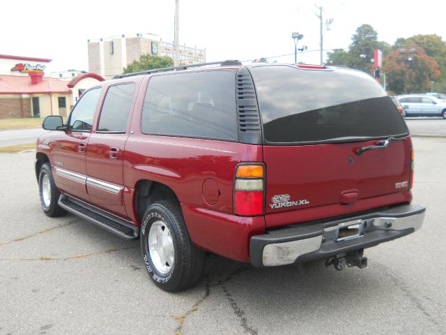 2004 GMC Yukon XL C350 4dr Sdn 3.5L Sport RWD Sedan