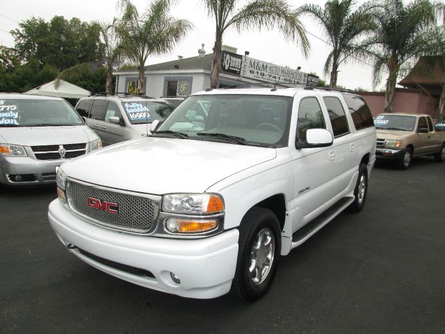 2004 GMC Yukon XL EX Sedan 4D