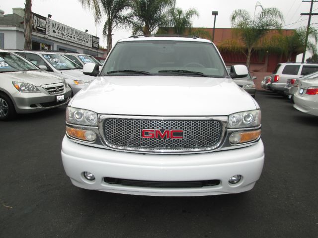 2004 GMC Yukon XL EX Sedan 4D