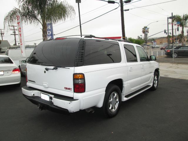 2004 GMC Yukon XL EX Sedan 4D