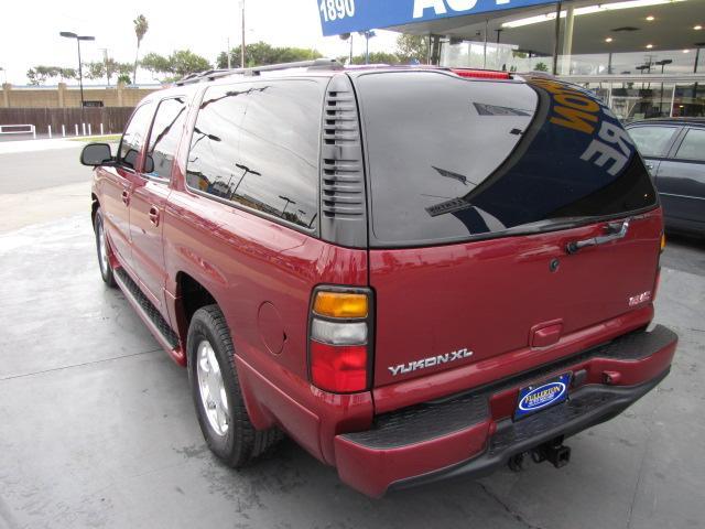 2004 GMC Yukon XL C300 Sport