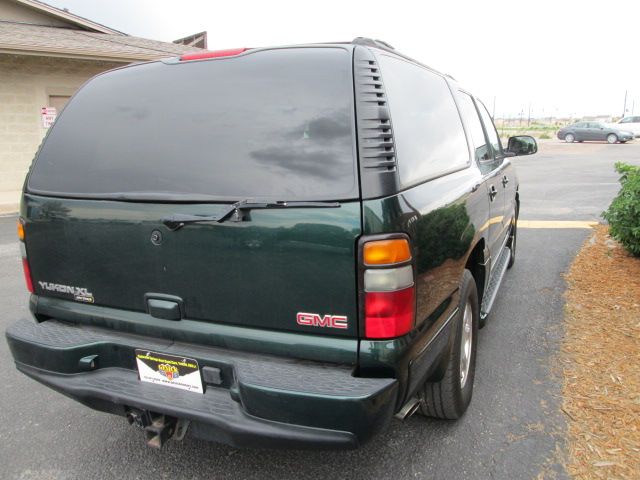 2004 GMC Yukon XL Water Truck