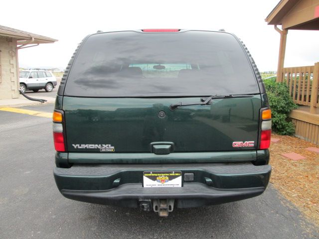 2004 GMC Yukon XL Water Truck