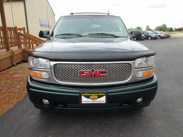 2004 GMC Yukon XL Water Truck