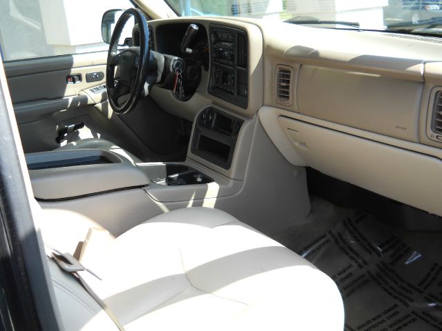 2005 GMC Yukon XL C350 4dr Sdn 3.5L Sport RWD Sedan