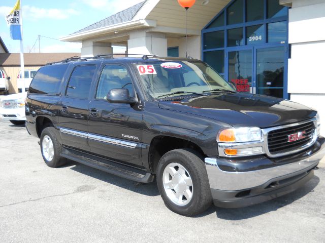 2005 GMC Yukon XL C350 4dr Sdn 3.5L Sport RWD Sedan