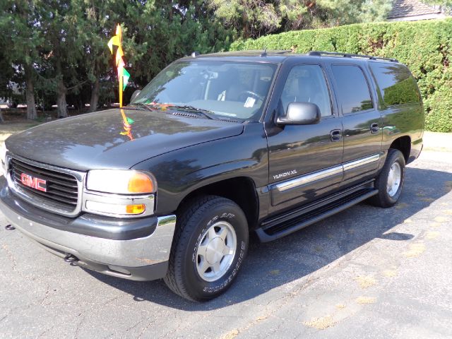 2005 GMC Yukon XL 1500 LTZ 4WD