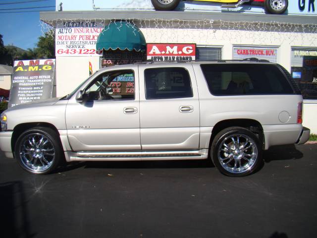 2005 GMC Yukon XL EX Sedan 4D