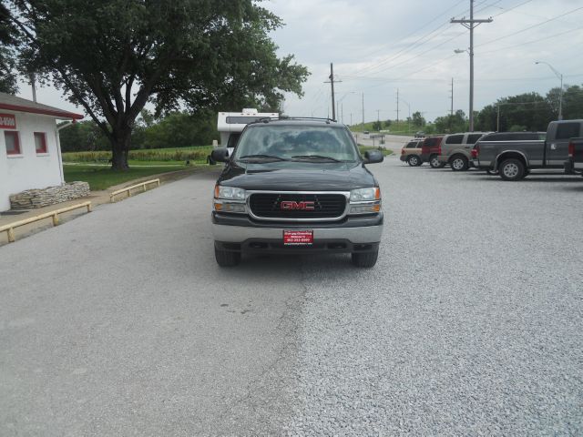 2005 GMC Yukon XL C350 4dr Sdn 3.5L Sport RWD Sedan