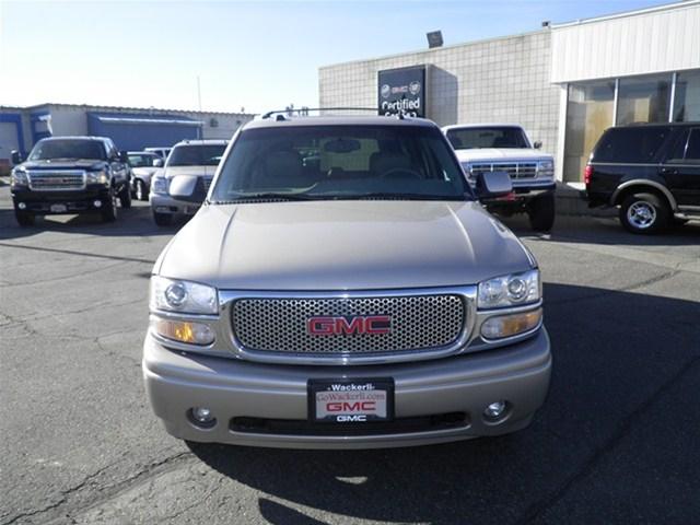 2005 GMC Yukon XL EX Sedan 4D