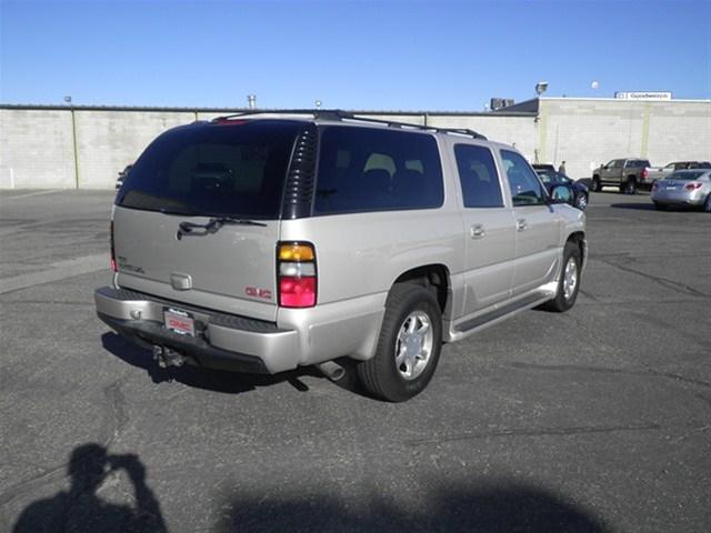 2005 GMC Yukon XL EX Sedan 4D